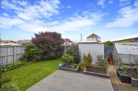 Photo of property in 141 Macandrew Road, South Dunedin, Dunedin, 9012