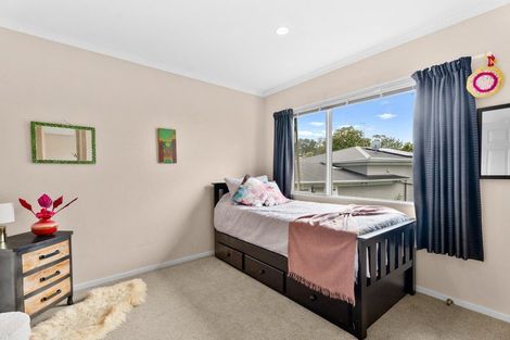 Photo of property in 2/1a Hamilton Place, Glenfield, Auckland, 0629
