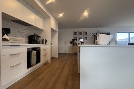 Photo of property in 5 Whangaehu Place, Te Awa, Napier, 4110
