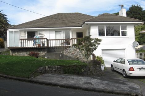 Photo of property in 4 Grenfell Drive, Karori, Wellington, 6012