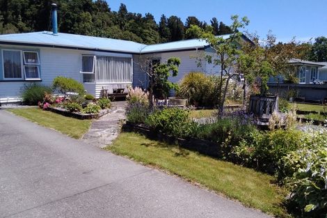 Photo of property in 59 Main Road, Harihari, 7884