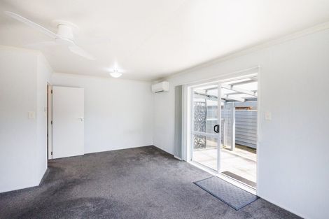 Photo of property in 4 Coromandel Court, Roslyn, Palmerston North, 4414