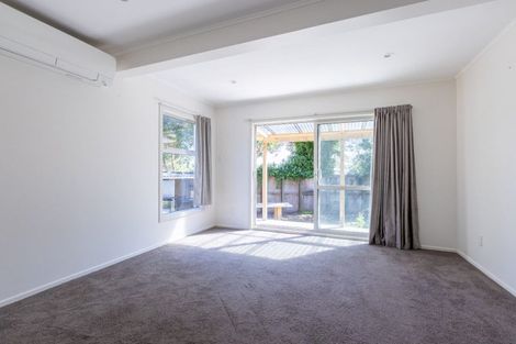 Photo of property in 8 Altona Road, Forrest Hill, Auckland, 0620