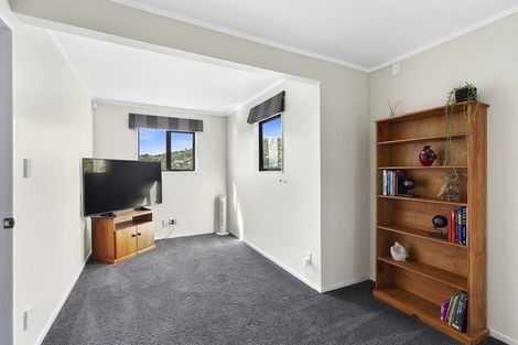 Photo of property in 29 Chartwell Drive, Crofton Downs, Wellington, 6035