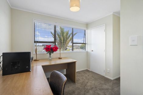 Photo of property in 2/22 Bramley Drive, Farm Cove, Auckland, 2012
