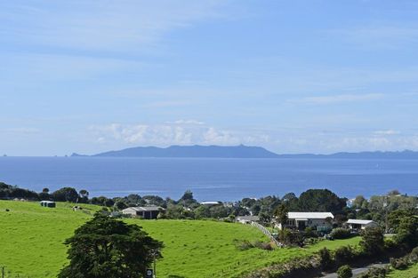 Photo of property in 18 Old School Road, Leigh, 0985