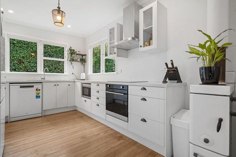 Photo of property in 12 East Street, Greytown, 5712