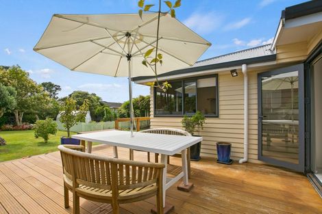 Photo of property in 10 Hoyle Place, New Plymouth, 4310