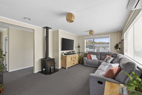 Photo of property in 19 Grenville Street, Marfell, New Plymouth, 4310