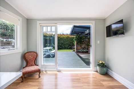 Photo of property in 8 Craigbank Avenue, New Lynn, Auckland, 0600