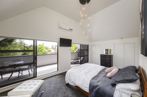 Photo of property in 2 Huata Place, West End, Palmerston North, 4412