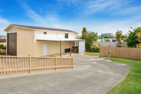 Photo of property in 3 Hartley Street, Foxton Beach, Foxton, 4815