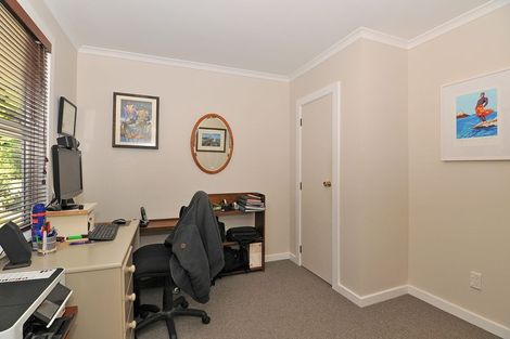 Photo of property in 9 Stratford Way, Wilton, Wellington, 6012