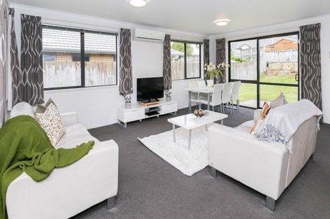 Photo of property in 8 Max Landing, Grandview Heights, Hamilton, 3200