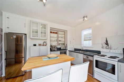 Photo of property in 10 Leicester Street, Patea, 4520