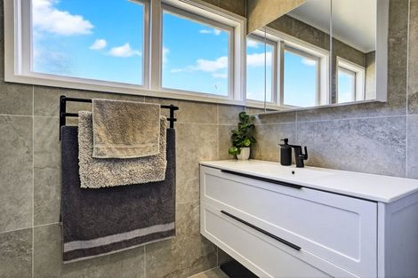 Photo of property in 1/55b Springs Road, Parakai, 0830