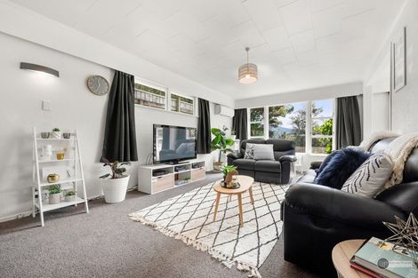 Photo of property in 38 Holborn Drive, Stokes Valley, Lower Hutt, 5019