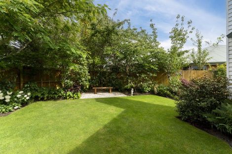 Photo of property in 11 Hoihere Place, Parklands, Christchurch, 8083