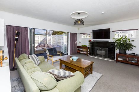 Photo of property in 44 Dowling Grove, Silverstream, Upper Hutt, 5019