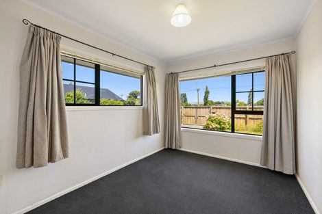 Photo of property in 49 Sturrocks Road, Redwood, Christchurch, 8051