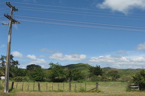 Photo of property in 16 Main Road, Tolaga Bay, 4077