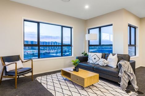 Photo of property in 4 Omaka Place, Aotea, Porirua, 5024