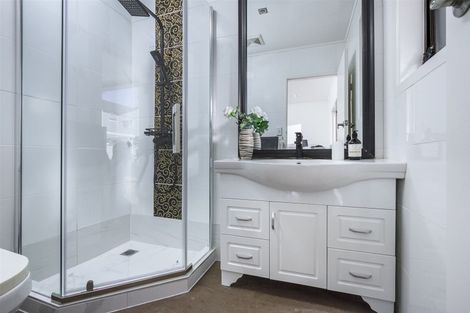 Photo of property in 32a Becroft Drive, Forrest Hill, Auckland, 0620