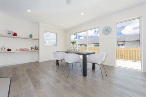 Photo of property in 20 Will Street, Huapai, Kumeu, 0810