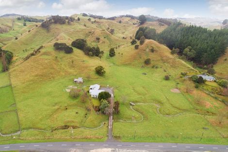 Photo of property in 54/56 Ongo Road, Hunterville, 4730