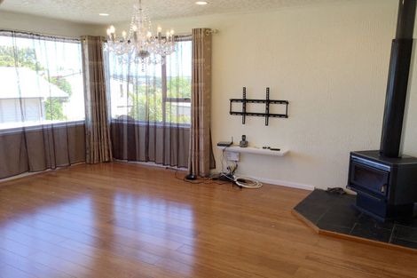 Photo of property in 44 Kaikoura Street, Henderson, Auckland, 0612