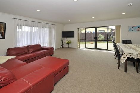 Photo of property in 6 Milson Drive, Papakura, 2110