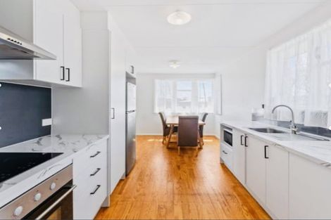 Photo of property in 39 Flat Bush Road, Clover Park, Auckland, 2023