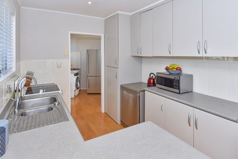 Photo of property in 6 Leatham Crescent, Opaheke, Papakura, 2113