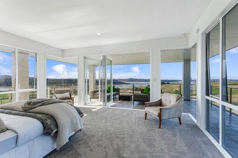 Photo of property in 189 Vaughans Road, Okura, Albany, 0792