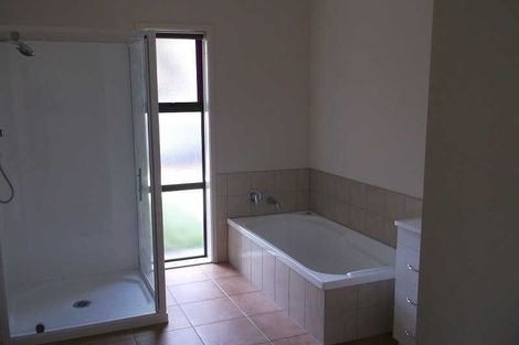 Photo of property in 1 Resolution Place, Marfell, New Plymouth, 4310