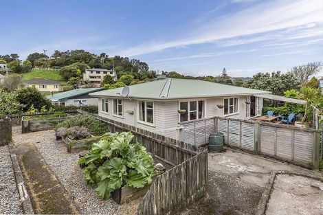 Photo of property in 84 Chester Road, Tawa, Wellington, 5028