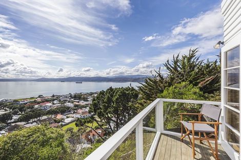 Photo of property in 11 Beacon Hill Road, Strathmore Park, Wellington, 6022