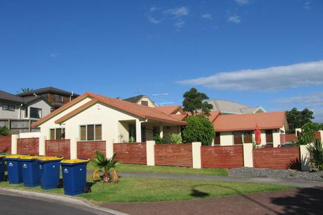 Photo of property in 22 Calypso Way, Unsworth Heights, Auckland, 0632