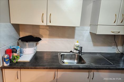 Photo of property in 1/3 Sunset Road, Totara Vale, Auckland, 0632