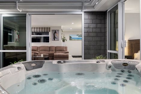 Photo of property in 4 Cupples Street, Papamoa Beach, Papamoa, 3118