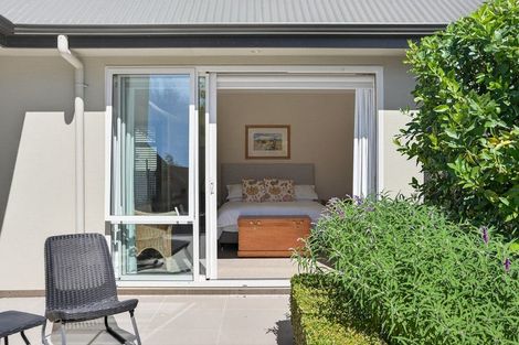 Photo of property in 10 Fairway Drive, Martinborough, 5711