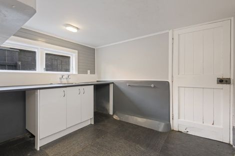 Photo of property in 6 Hughes Avenue, Hokowhitu, Palmerston North, 4410