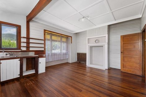 Photo of property in 36 Atutahi Street, Tokaanu, Turangi, 3381