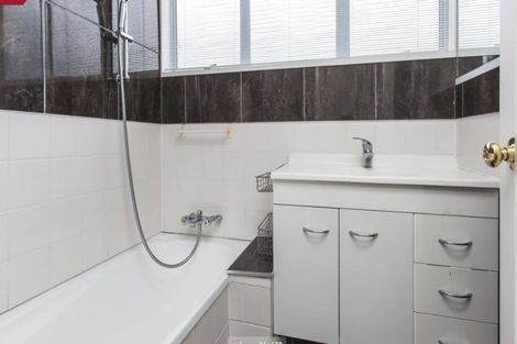 Photo of property in 77 Regency Crescent, Redwood, Christchurch, 8051