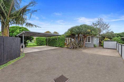 Photo of property in 86 Taikata Road, Te Atatu Peninsula, Auckland, 0610