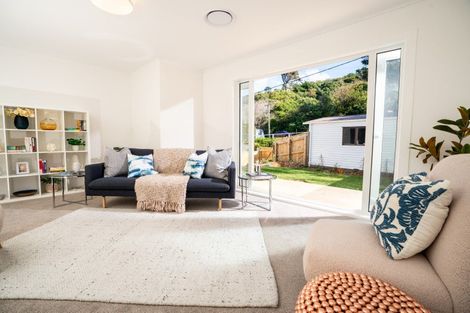 Photo of property in 113 Queens Drive, Lyall Bay, Wellington, 6022