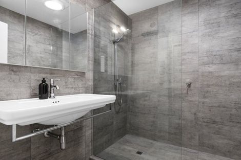 Photo of property in 60 Esmeralda Street, Welcome Bay, Tauranga, 3112