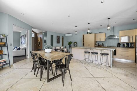 Photo of property in 18 Saint James Drive, Huntington, Hamilton, 3210