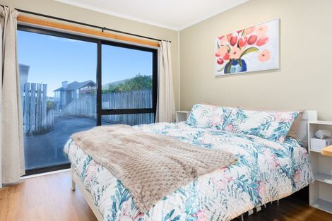 Photo of property in 2/4 Miriam Corban Heights, Henderson, Auckland, 0612