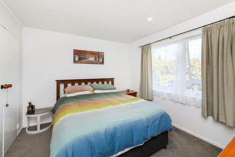 Photo of property in 2 Grant Place, Awapuni, Palmerston North, 4412